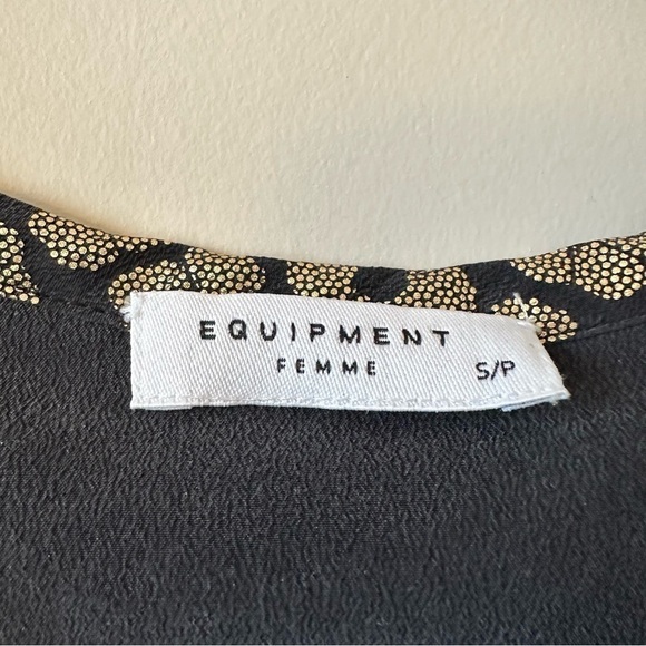 Equipment-Riley Metallic Floral-Print Tee, True Black/Gold - Picture 10 of 10